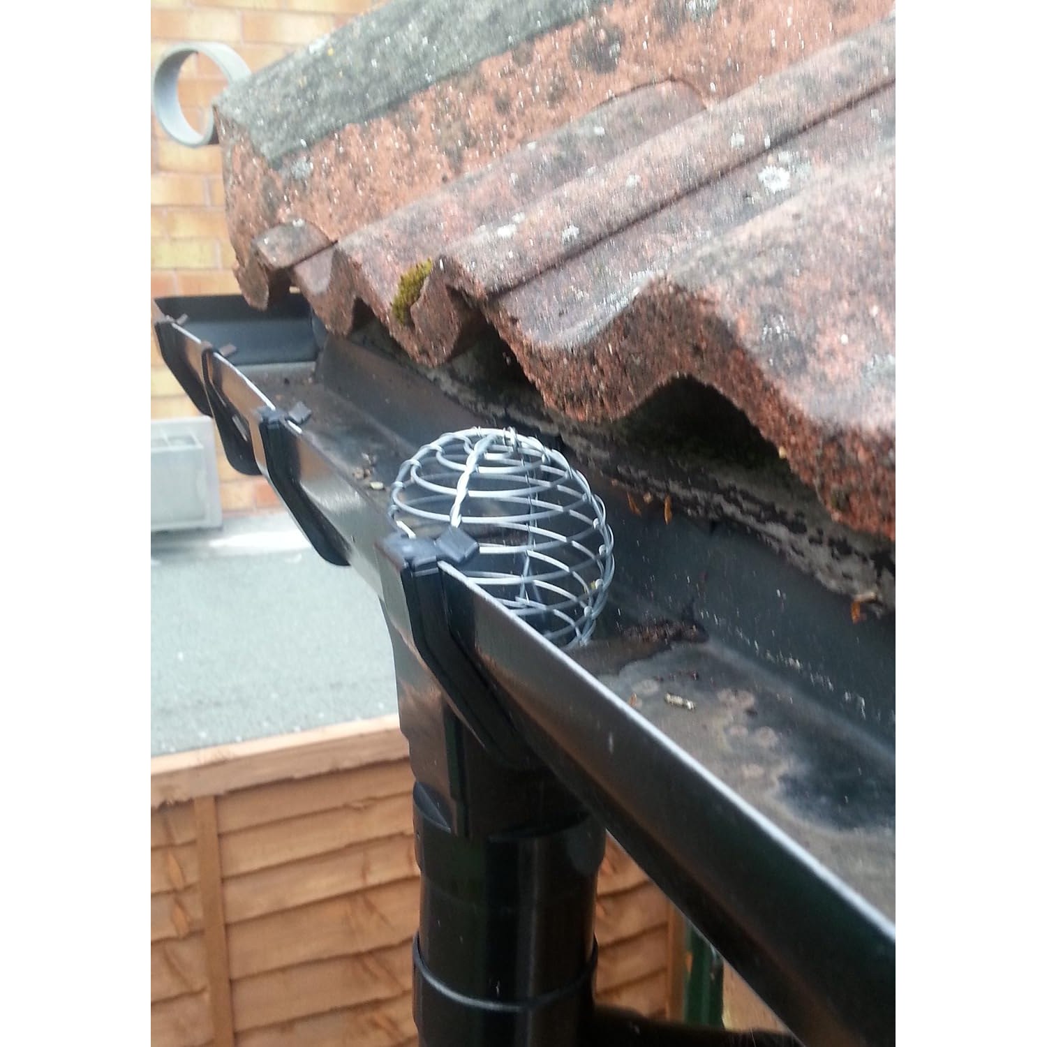 Wire Gutter Balloon 63 to 75mm (2 Pack): image 3